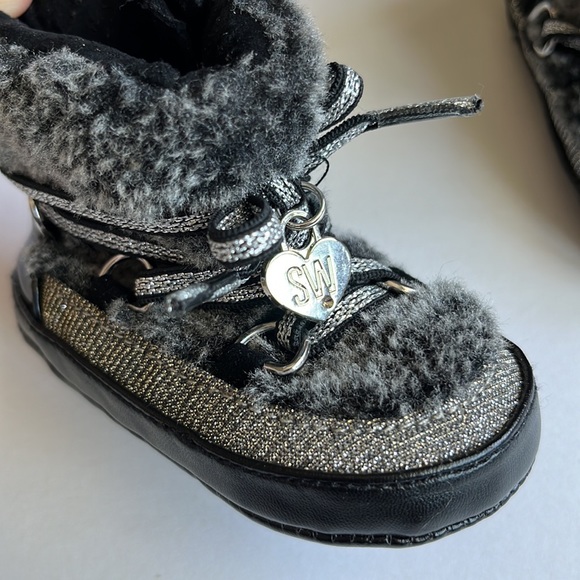 Stuart Weitzman Baby Snow Booties - Picture 7 of 9